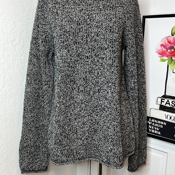 Theory Oversized 100% Cashmere Turtleneck Size S - Picture 6 of 9